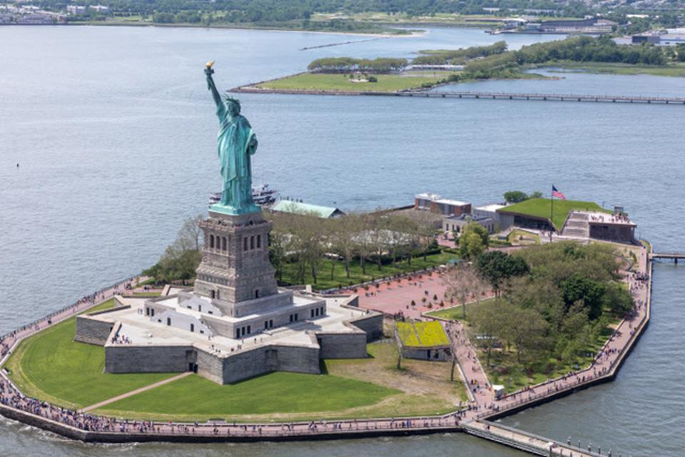 Guess Where Quiz The Statue Of Liberty ROAM Family Travel